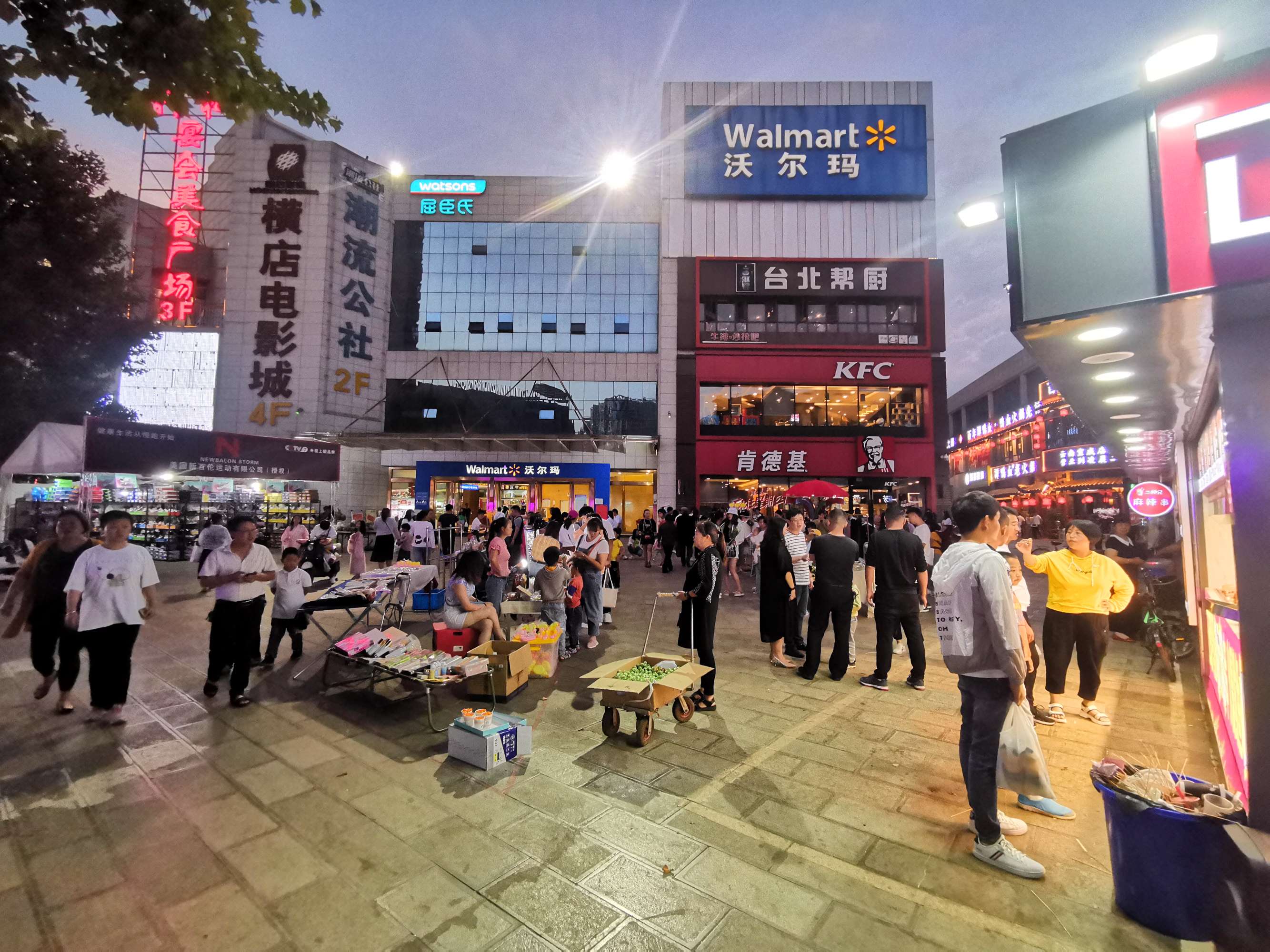 北京三里屯mix酒吧消费_北京朝阳区三里屯soho附近租房子_北京三里屯附近ktv消费水平